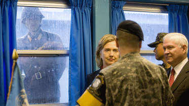 Clinton_and_Gates_on_DMZ