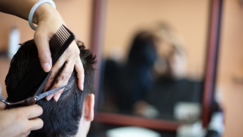 Illinois turns hair stylists into snitches; tells them to spy on their customers and report to law enforcement